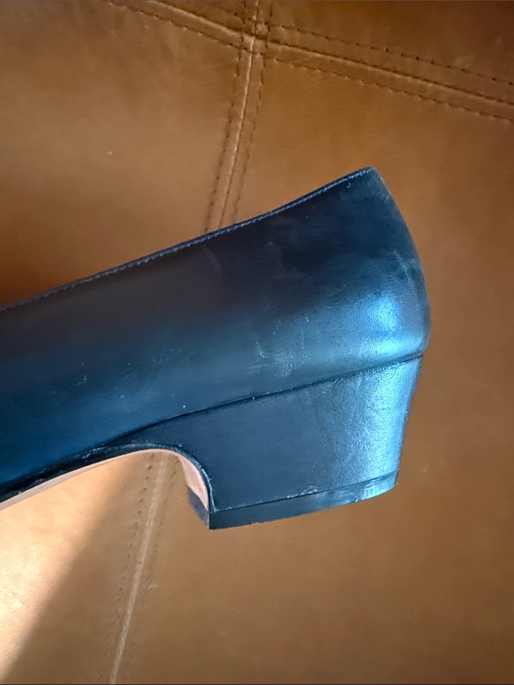 vintage Salvatore Ferragamo Vara pumps in navy leather Sz 6C - Picture 3 of 8